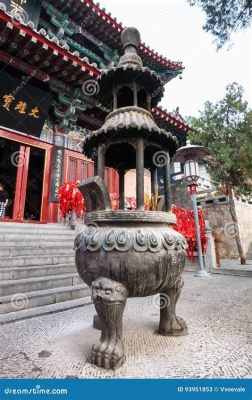 Il Tempio di Xiangshan! Un Oasis di Pace nel Cuore Vibrante di Yinchuan!